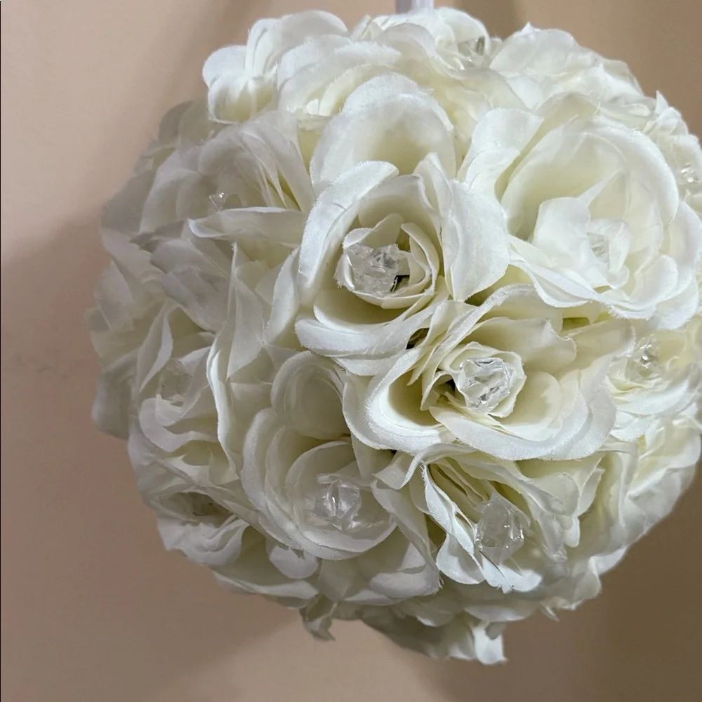 Elegant Cream Floral Arrangement ball